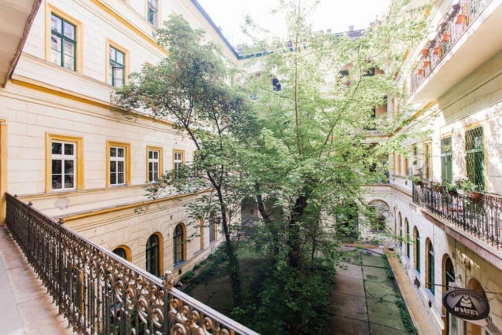 Quiet Home At Synagogue Budapeszt Zewnętrze zdjęcie